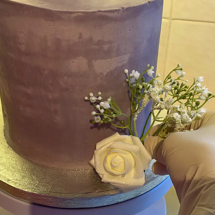 Decoration of a wedding cake